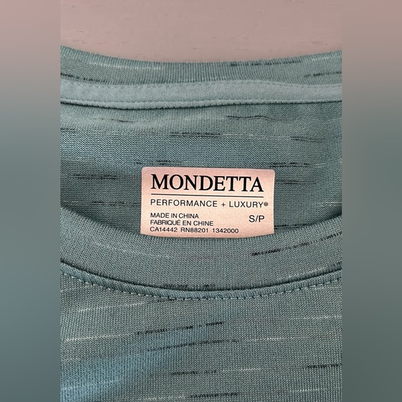 Real Athletic Top - Picture 2 of 2